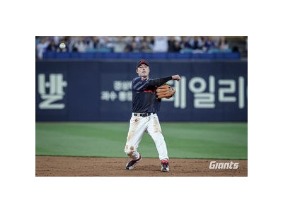 고승민 3안타 3득점으로 팀 승리 이끌어