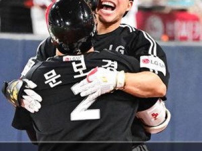 문성주 만루홈런으로 LG 역전승 이끌어