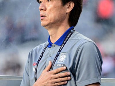 한국-미국전 앞두고 일본과 비교되자 홍명보 감독 분노