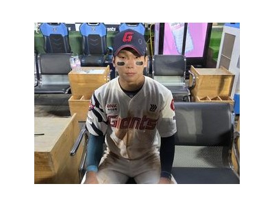 장두성 3할 맹타로 롯데 승리 이끌어