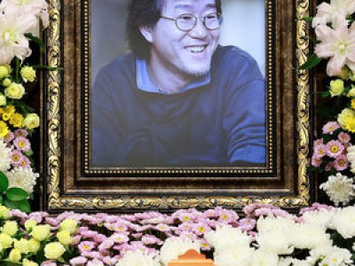 안판석 감독 영면 동료들 애도 속 장례식 진행 중